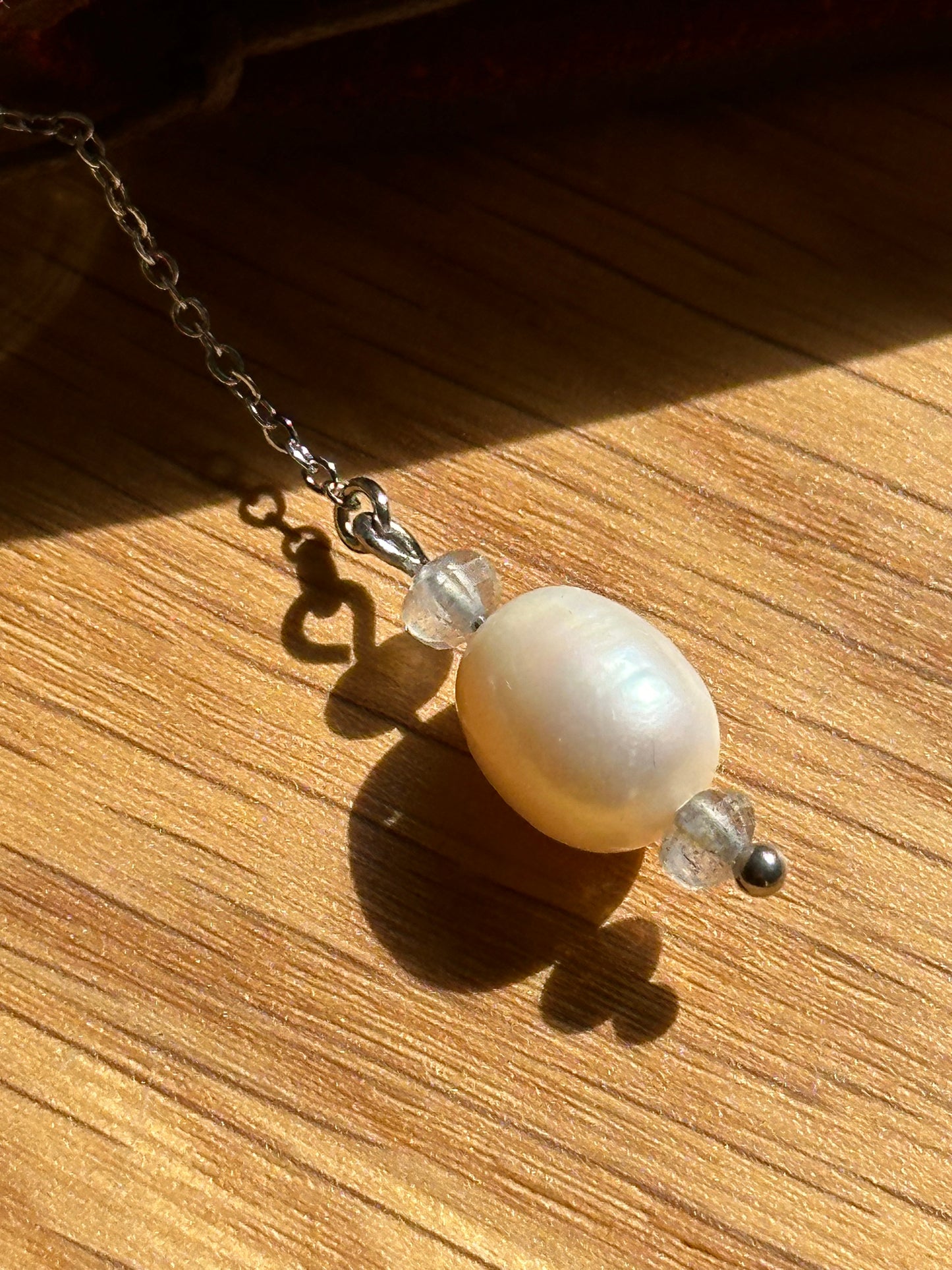 Charm - Freshwater Pearl & Labradorite
