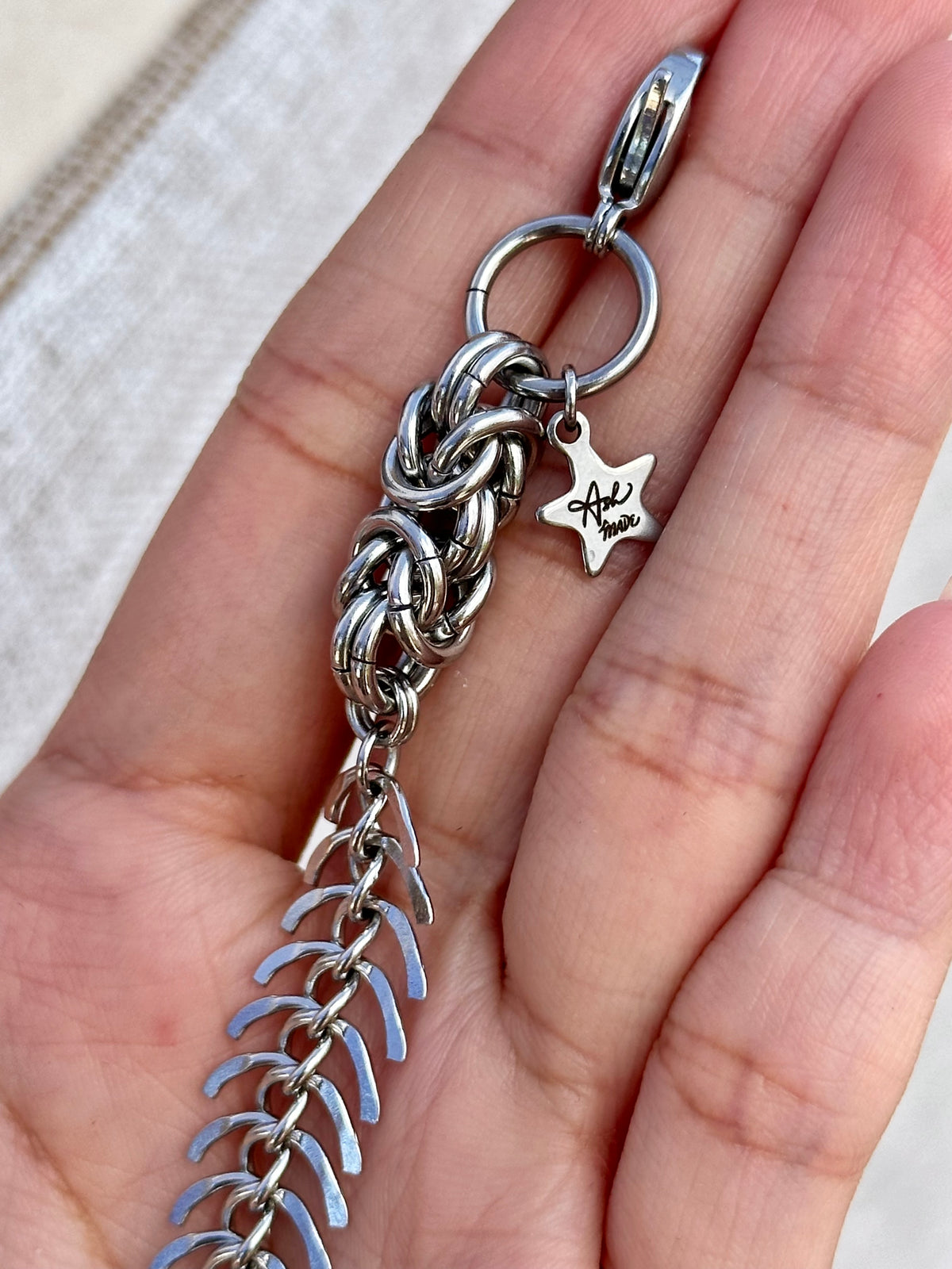 Charm - Byzantine Chainmail Fishbones